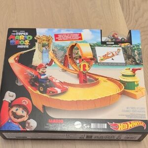 Super Mario Red & Yellow Mario Raceway Playset